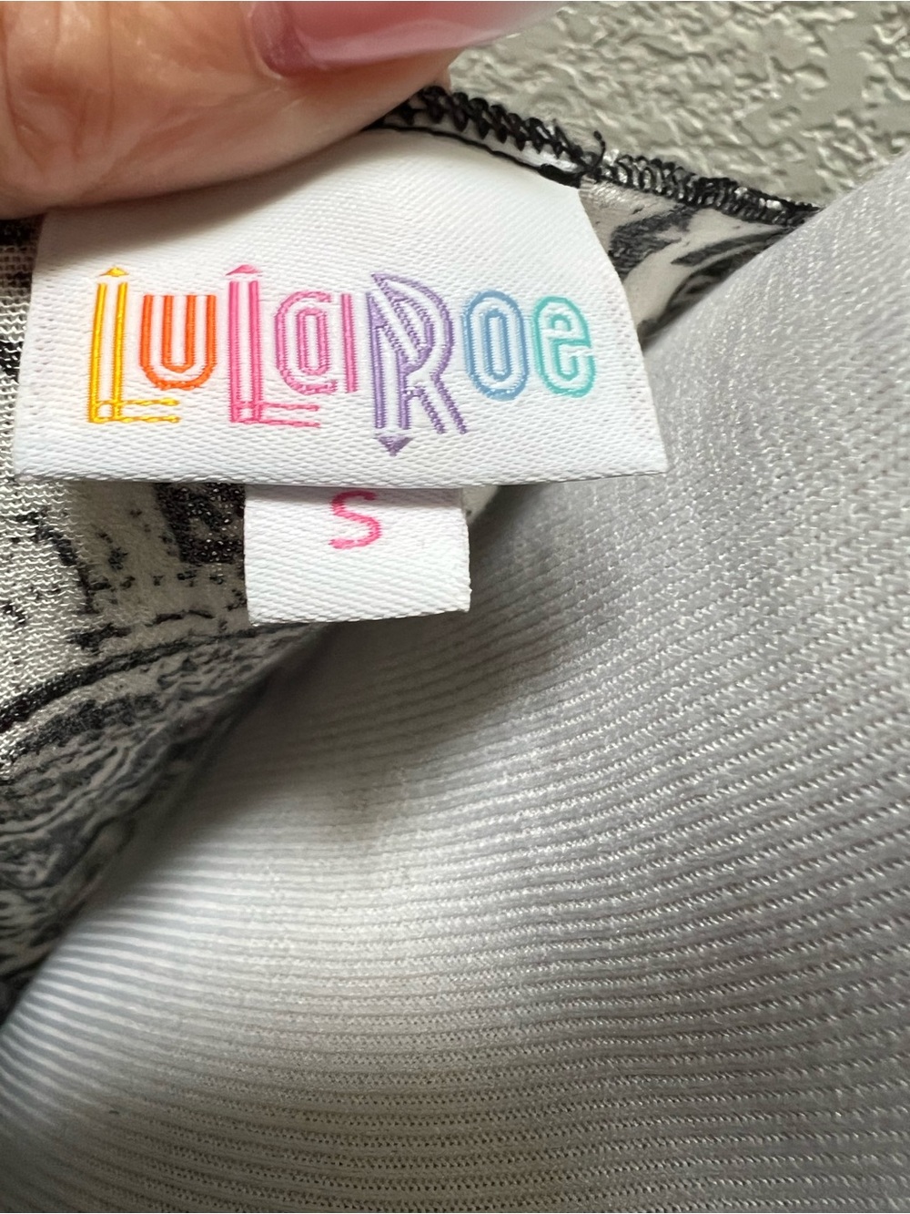 LuLaRoe Black & White Aztec Shirley Long Kimono - Picture 6 of 6